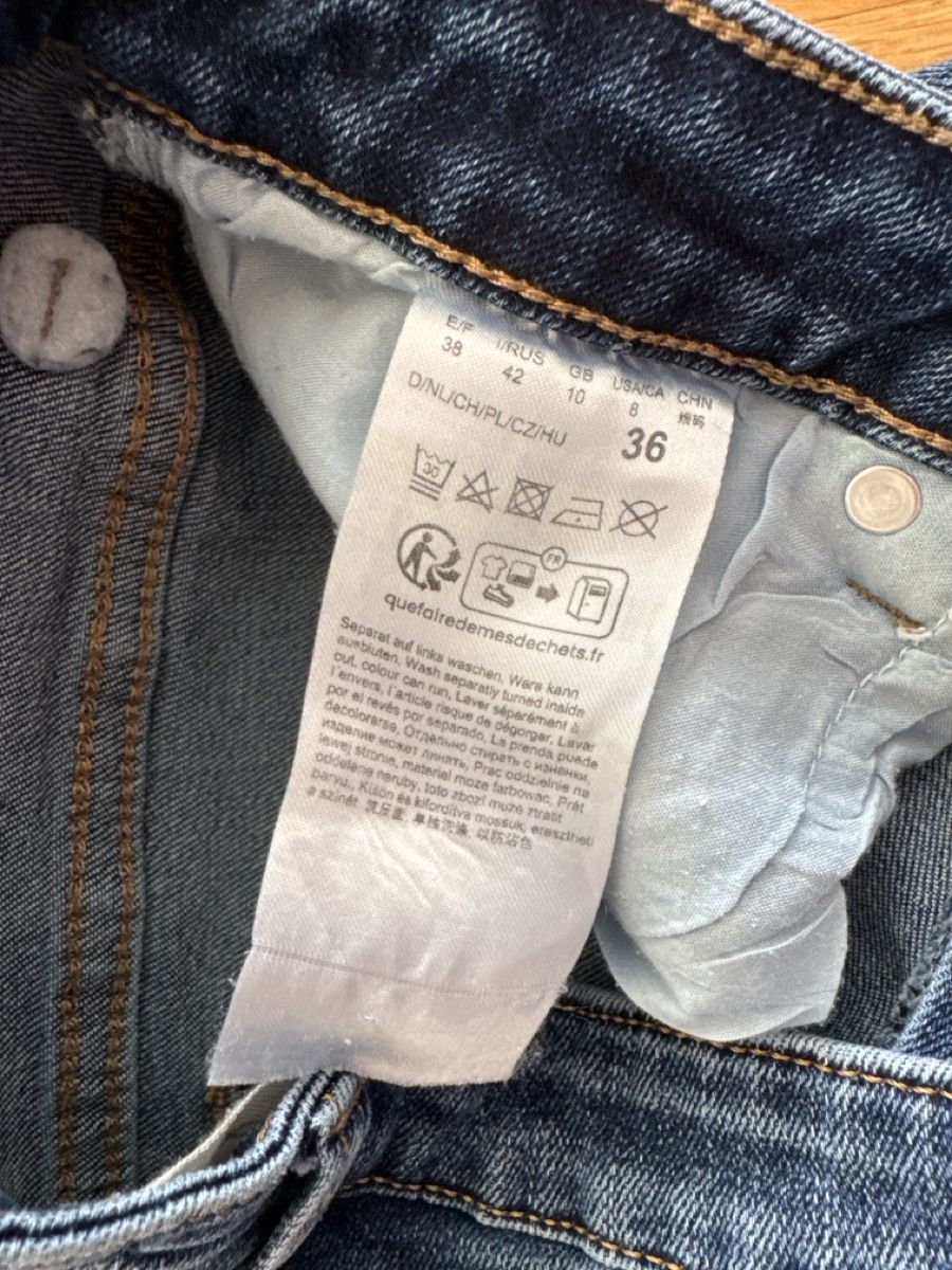 Lotti di vestiti: CARTOON Set 34/36 Jeans + 2 Blouses – Usato da Fällanden venduto da emilyeheim 3