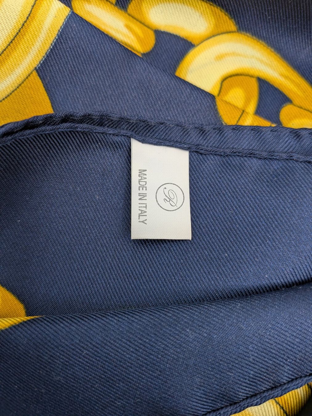 Foulards, Tücher & Schals: Foulard dunkelblau gelb – Gebraucht aus Emmen von magelan 3