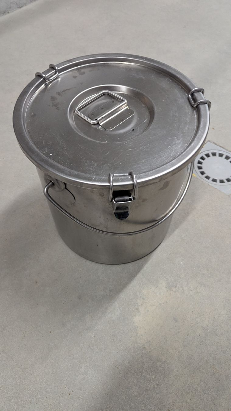 Contenitori & Simili: Saucenspender mit Behälter, 5 Liter – Usato da Lyss venduto da 3250er 3