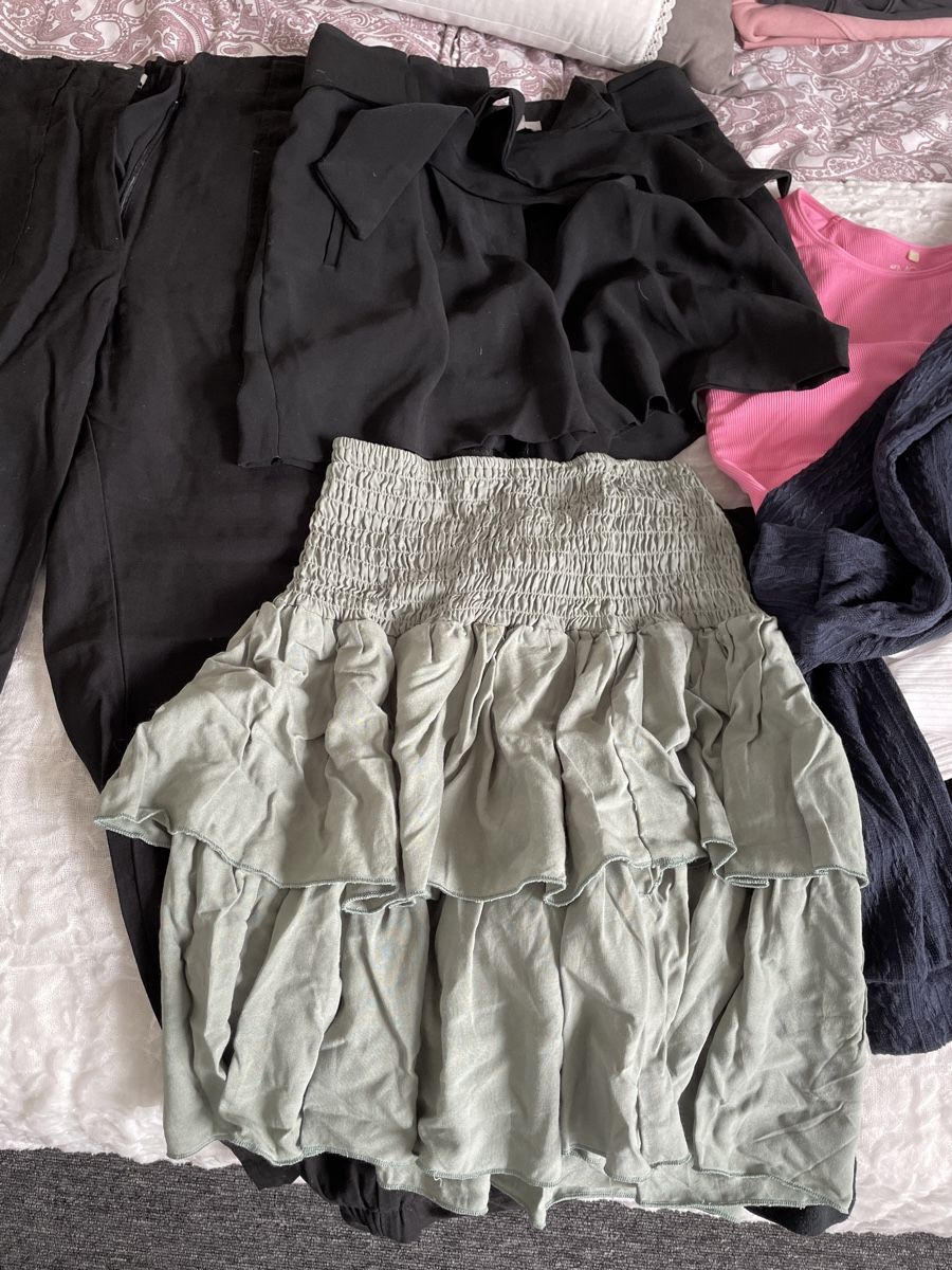 Lotti & Set di vestiti: Mädchen Kleiderpaket Grösse S – Usato da Niederuzwil venduto da Bachi73 6