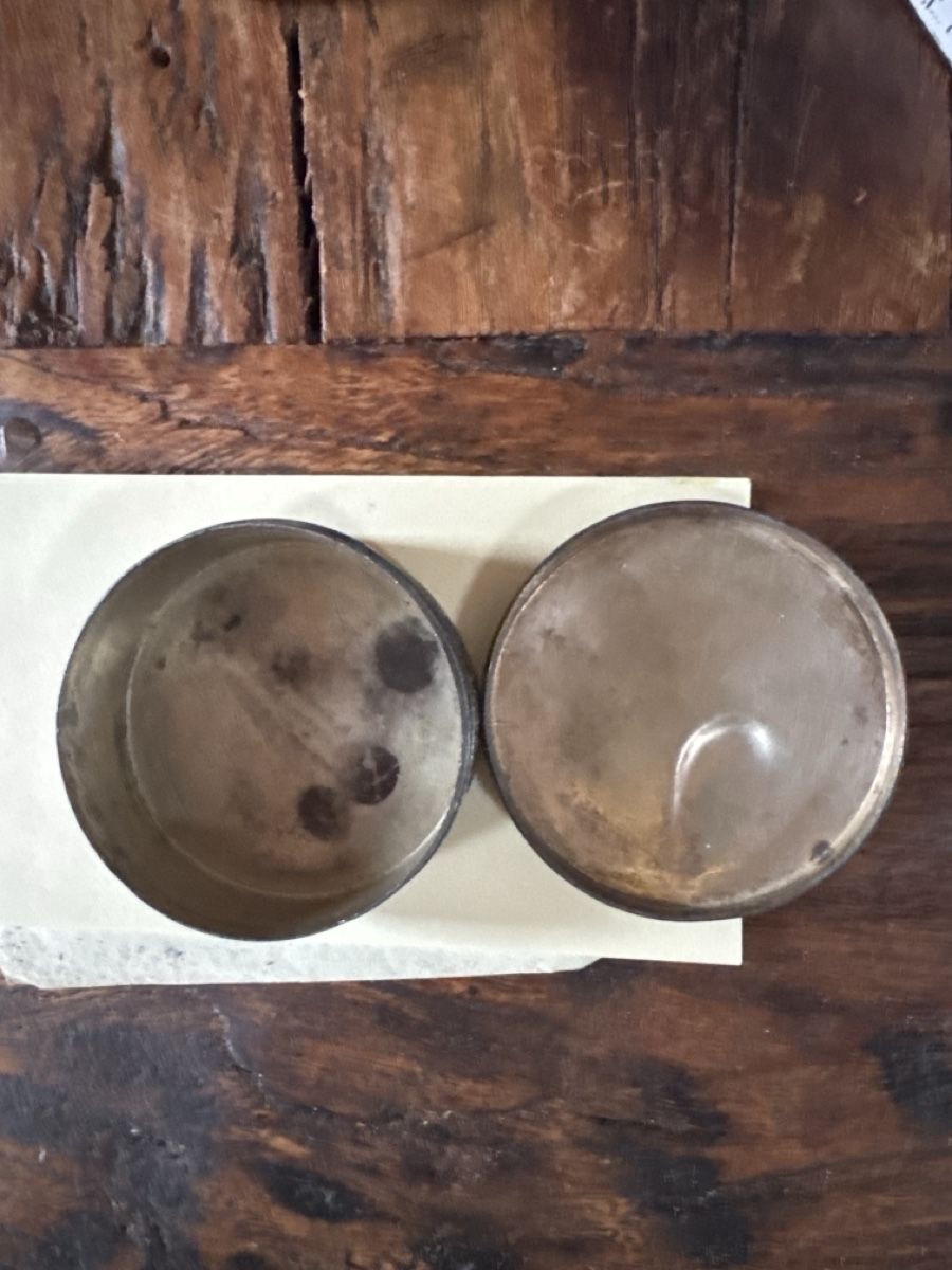 Alle Dekorationen: Massive Dose Box aus Metall oder Bronze mit Pfau – Neu (gemäss Beschreibung) aus Basel von Joshy03 1
