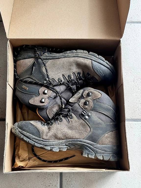 Herrenschuhe: Wanderschuhe Grösse 41 – Gebraucht aus Gersau von walin_6442