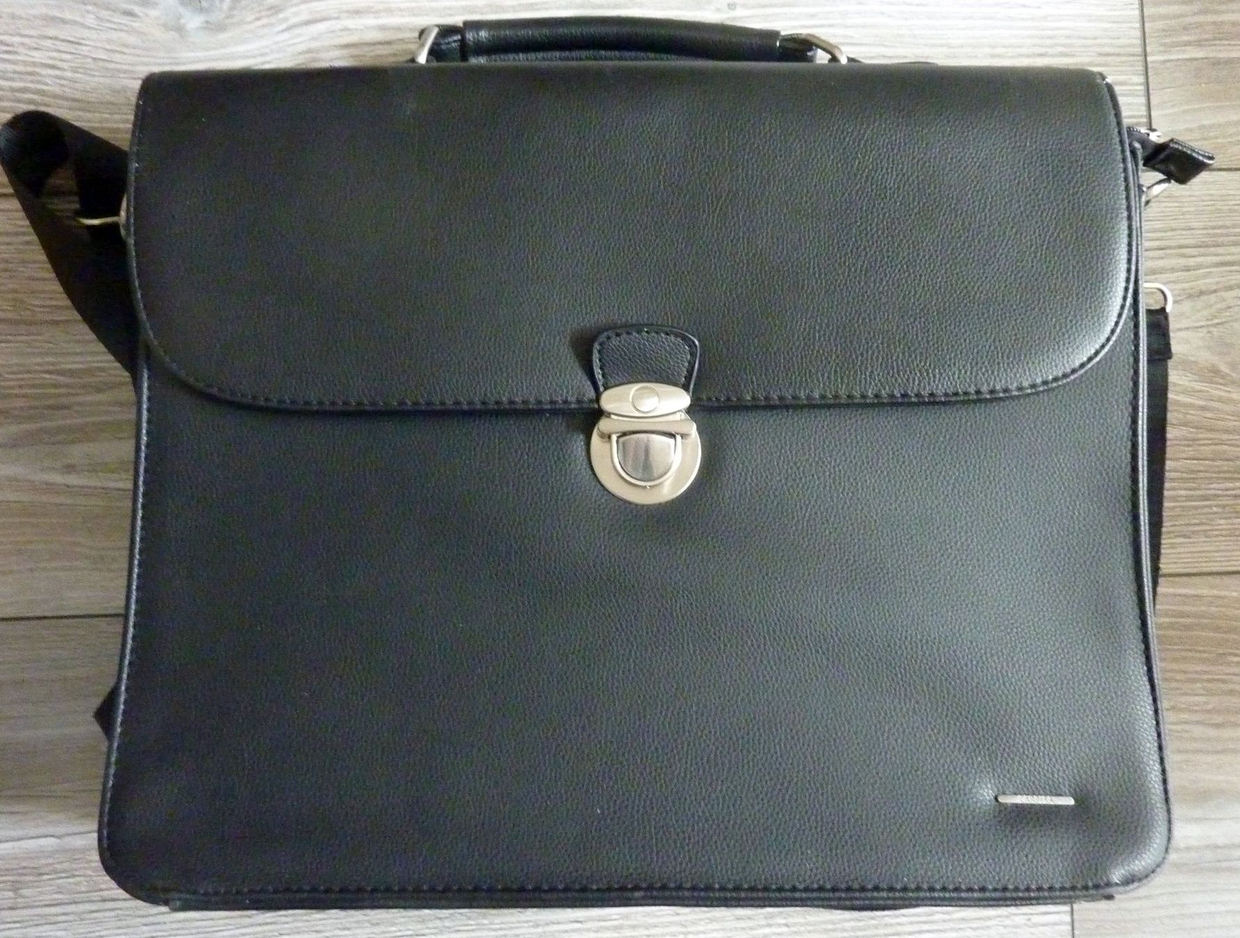 Borse: Attache Carpisa 40x32 cm – Usato da Bern venduto da Dedonegro