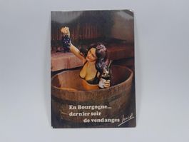 Pin Up Postkarte - Prost - Hoch lebe der Wein