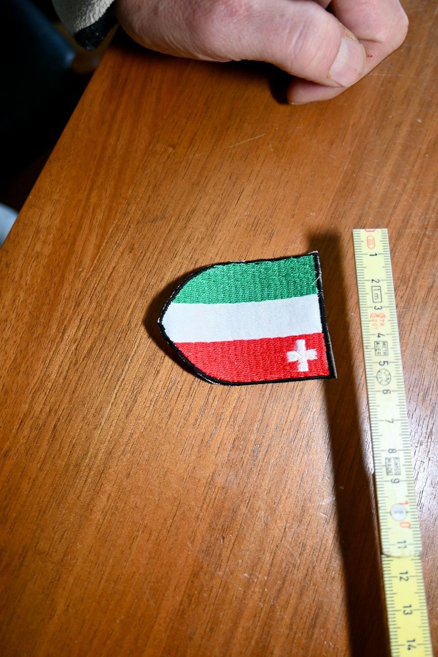 Swiss Placchette & Badge: WAPPEN Neuenburg PATCH badge AUFNÄHER – Usato da Pfaffhausen venduto da mono_rec 3
