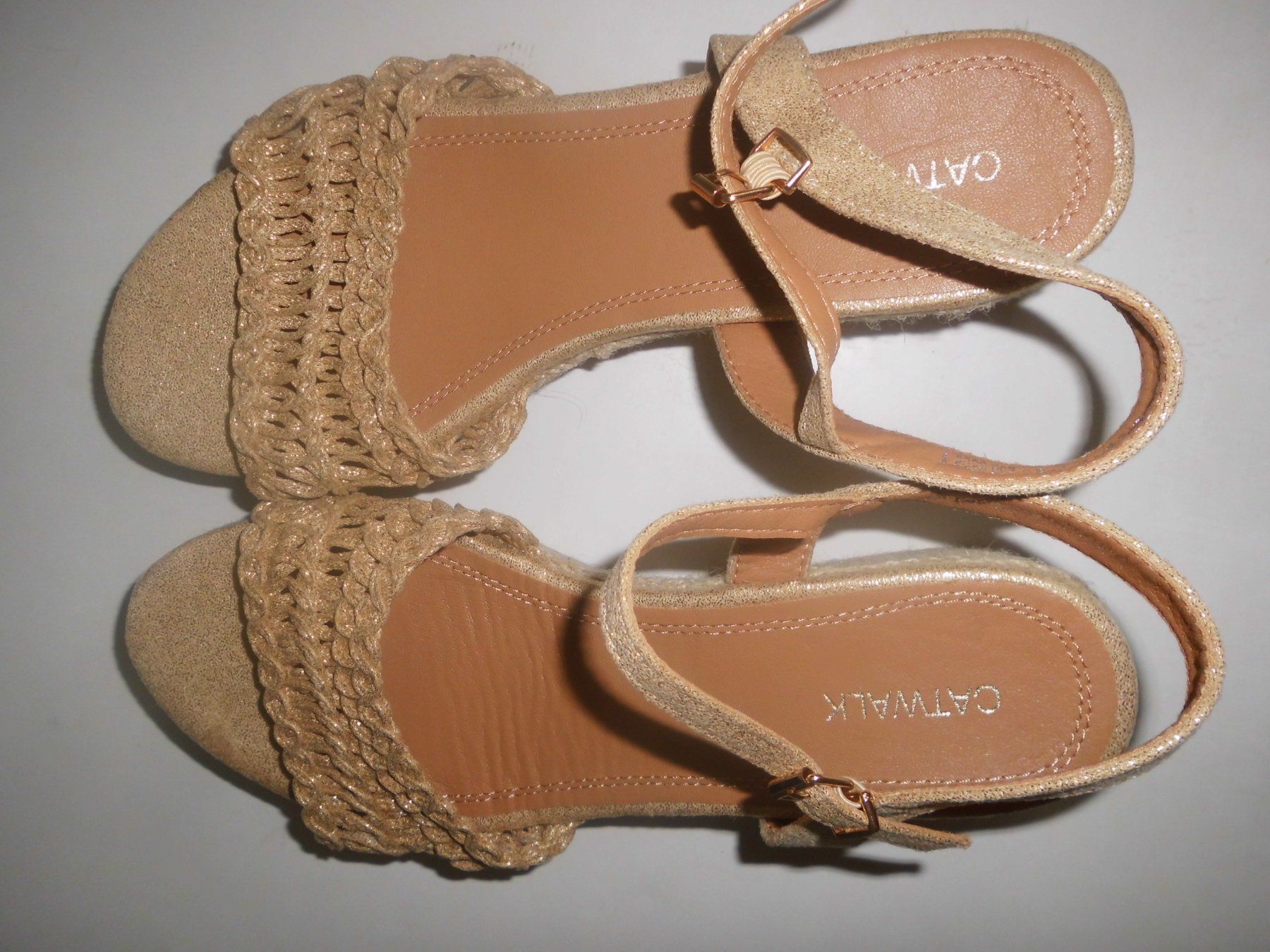 Damenschuhe: Sandale doré T. 41 – Neu (gemäss Beschreibung) aus Marin-Epagnier von Madja