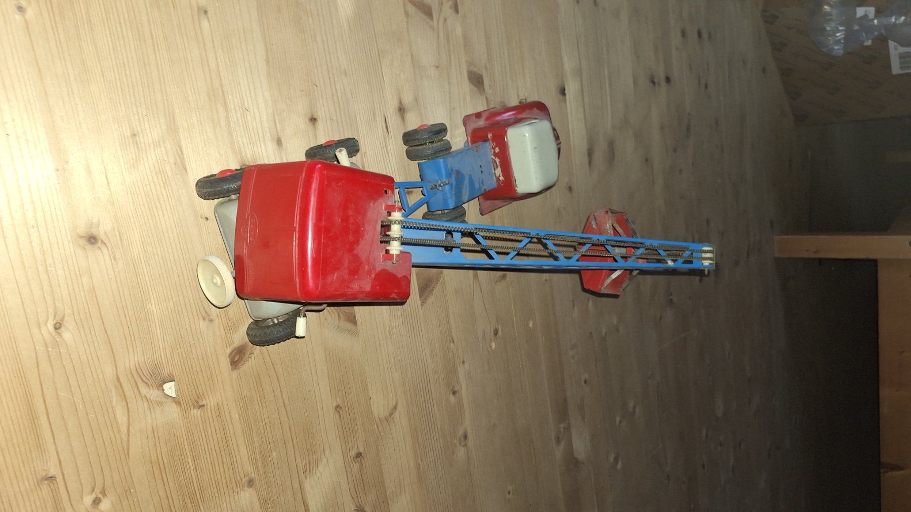 Giocattoli: Antikes Blechspielzeug seilbagger mit Lastwagen – Usato da Appenzell-Steinegg venduto da lichs 1