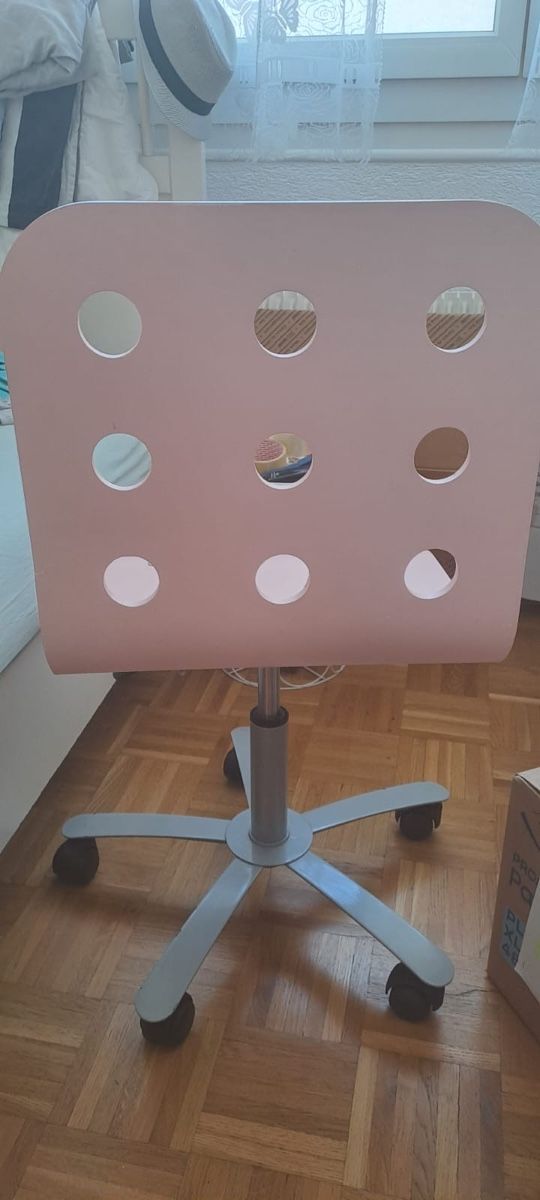 Ikea Sedie: Chaise de bureau rose roulettes hauteur réglable – Usato da Chavannes-Renens venduto da tim_8669 2