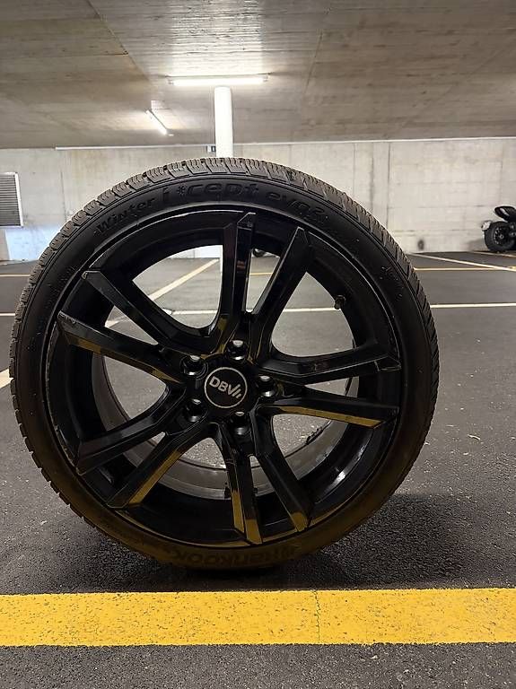 Altro in Scrittura & Disegno: Gomme Hankook 215/40 R17-87v – Usato da Ascona venduto da wal_mlp8