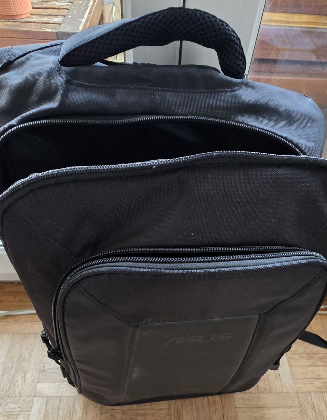 Zaini: Sac à dos ASUS pour PC portable/gaming – Usato da Yverdon-les-Bains venduto da van_dq65 7