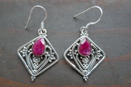 Ohrringe in Silber mit Rubin