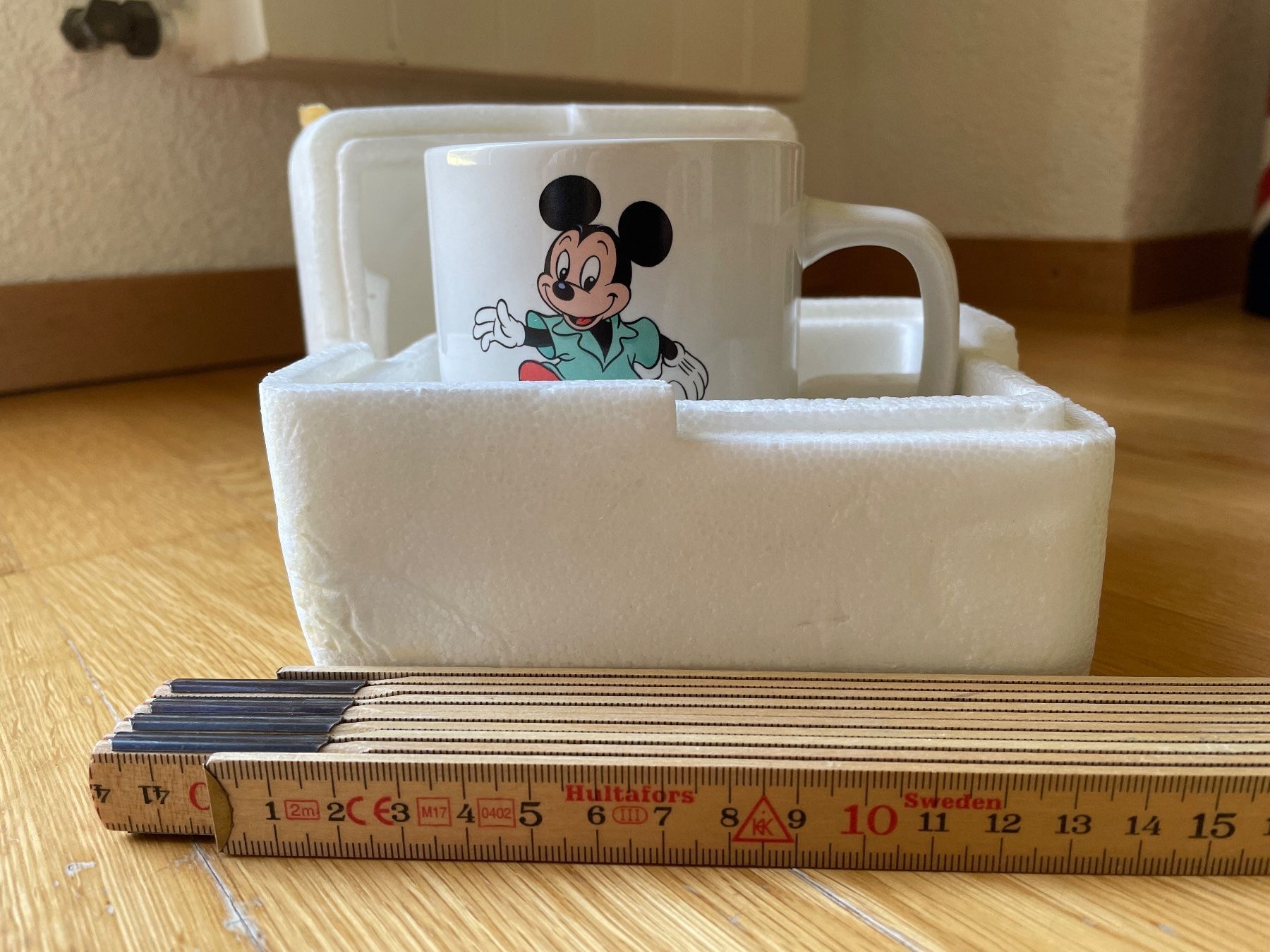 Disney Tasses: Disney's Mickey Mouse mug – Neuf avec emballage d'origine à Villars-Bramard par dadesc 2