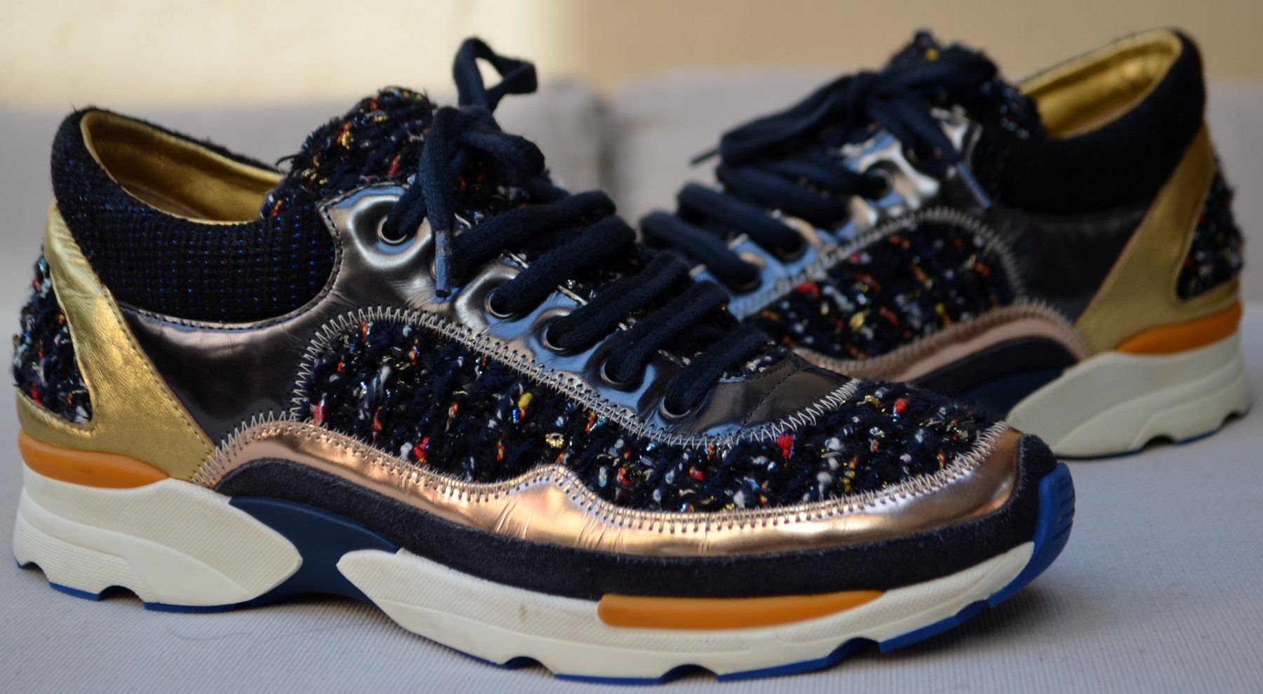 Chanel Damenschuhe: Chanel Sneakers 39 – Gebraucht aus Collonges von Auganien 3