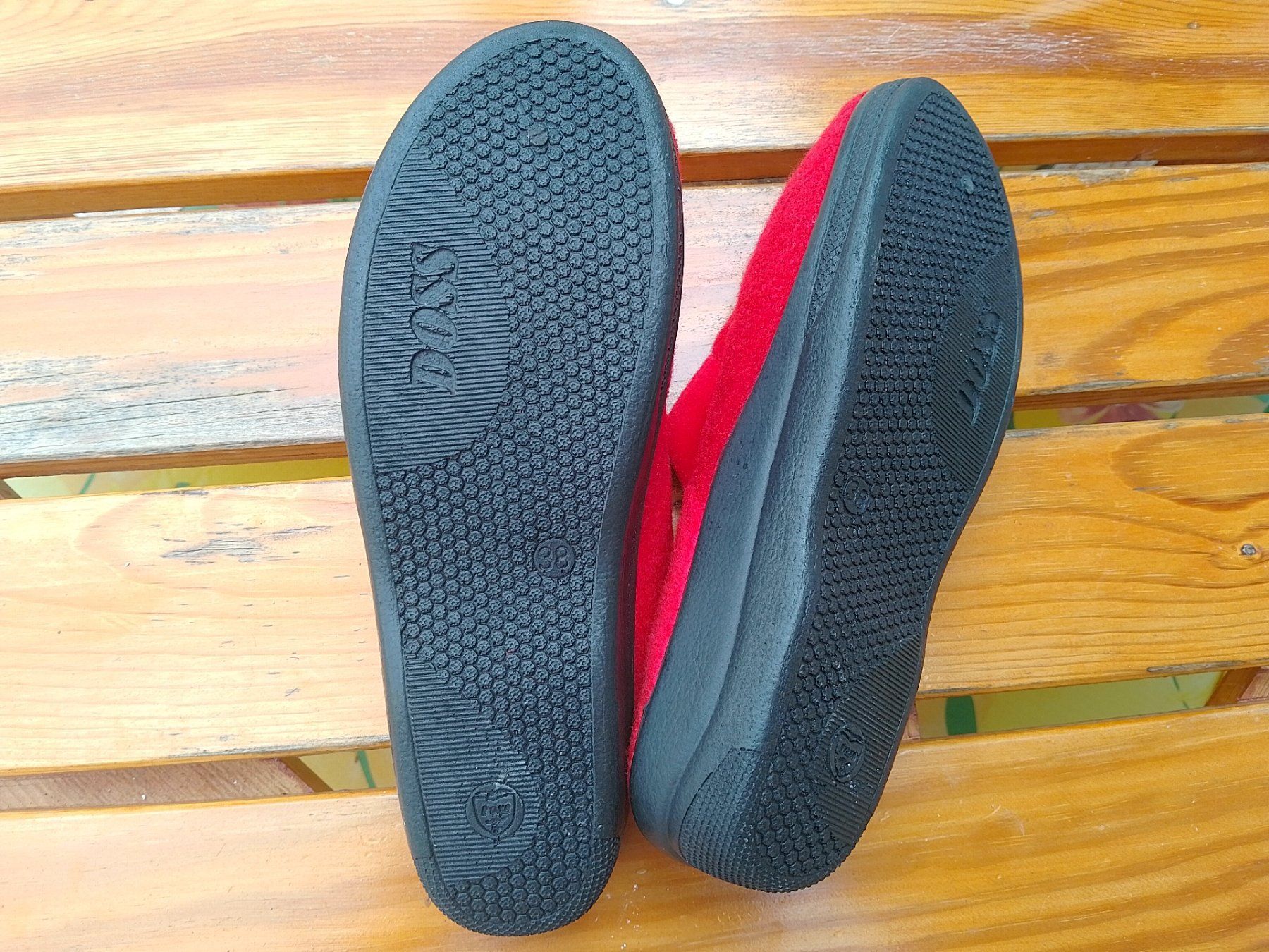 Scarpe da uomo: Schweizerkreuz Hausschuhe, Grösse 38, neu – Nuovo (secondo la descrizione) da Kesswil venduto da mie_g89p 2