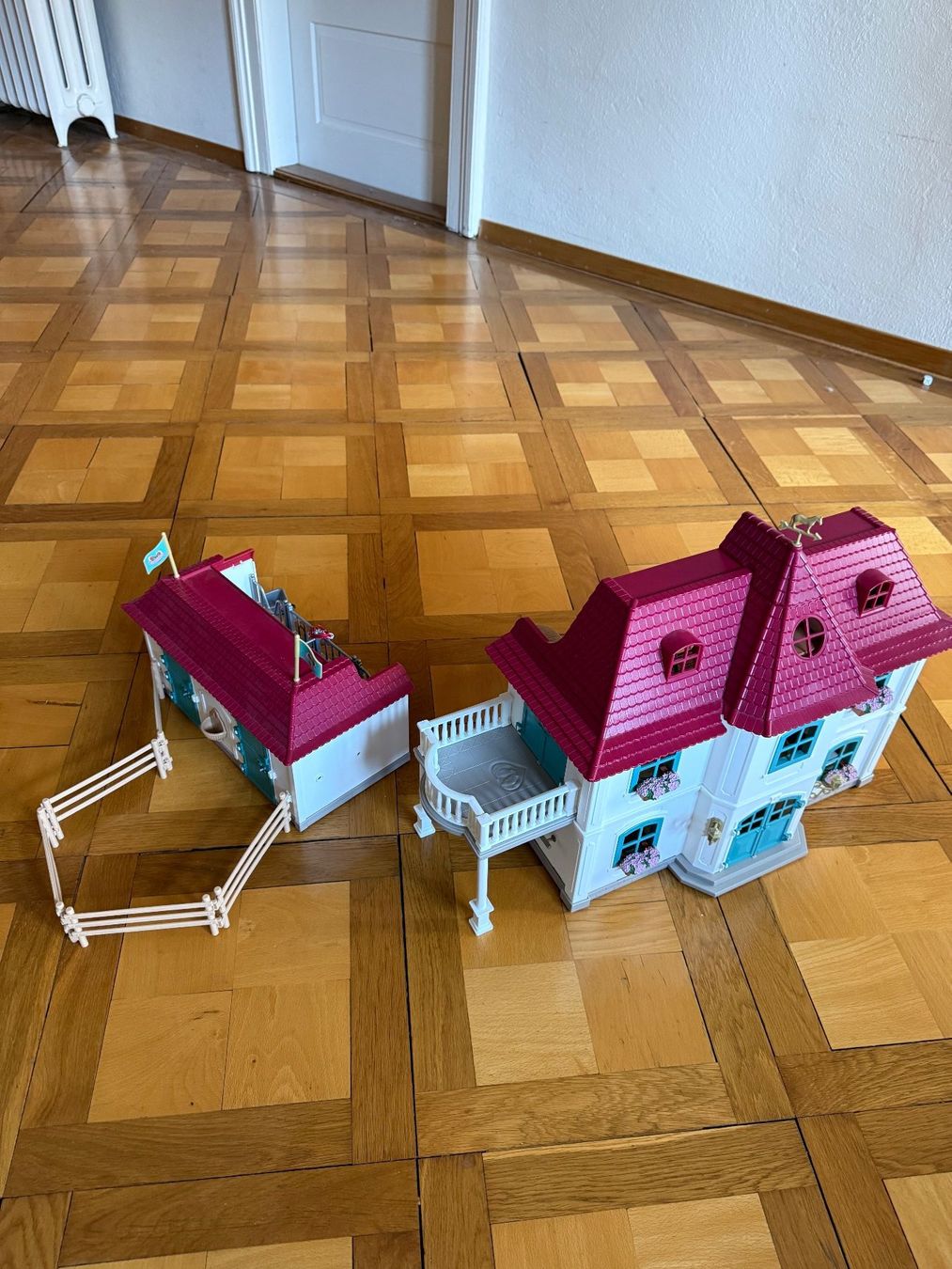 Schleich Spielzeuge: Schleich Haus mit Stall – Gebraucht aus ZÜRICH von Soraone1 3