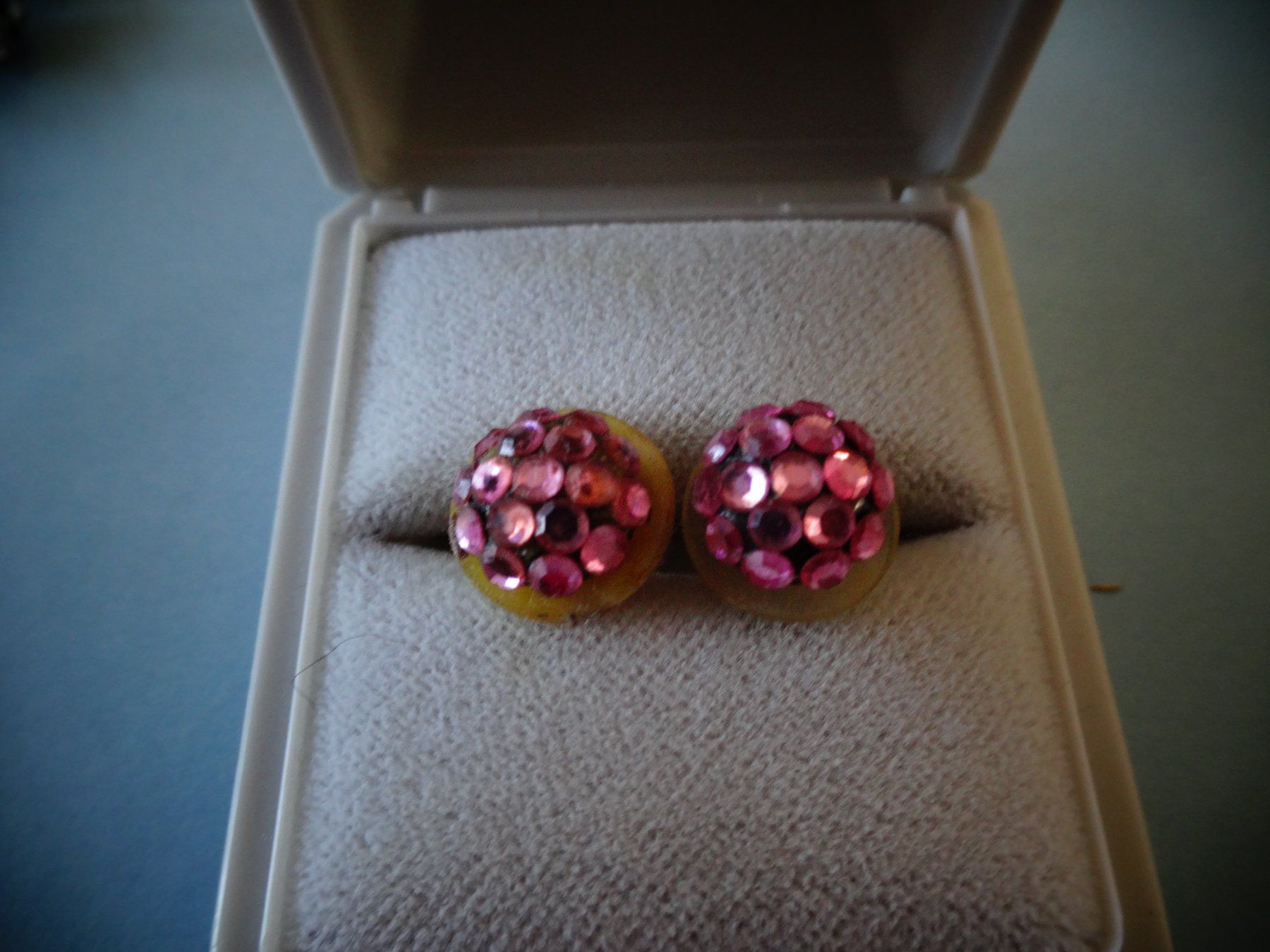 Boucles d'oreille: Alte Ohrstecker – D'occasion à Neerach par jenny062