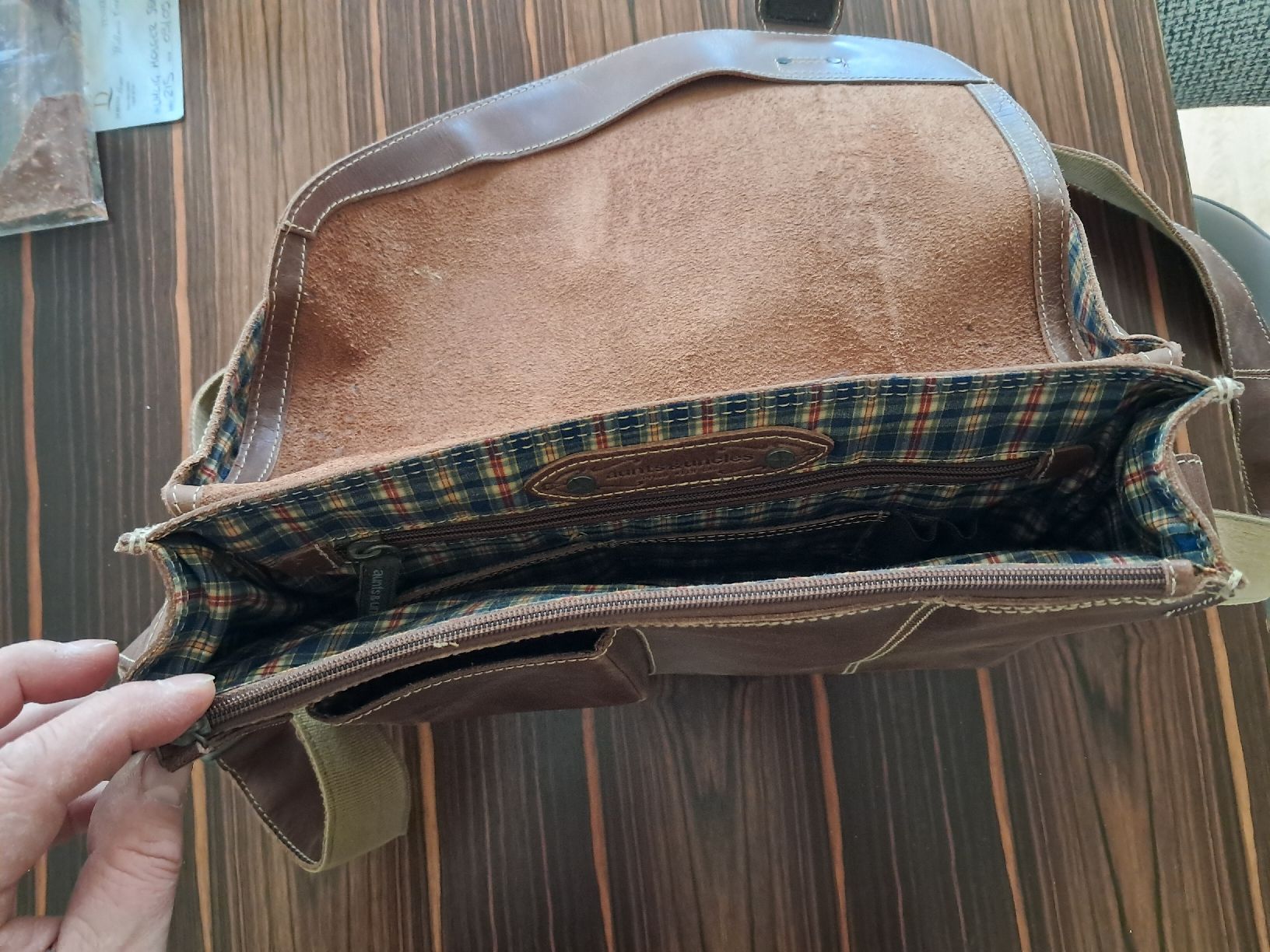Aunts & Uncles Valigie & Borse: Aunts & Uncles "Judd" Ledertasche Gr.M Messenger Bag - Top! – Usato da Glarus venduto da mikatante 3