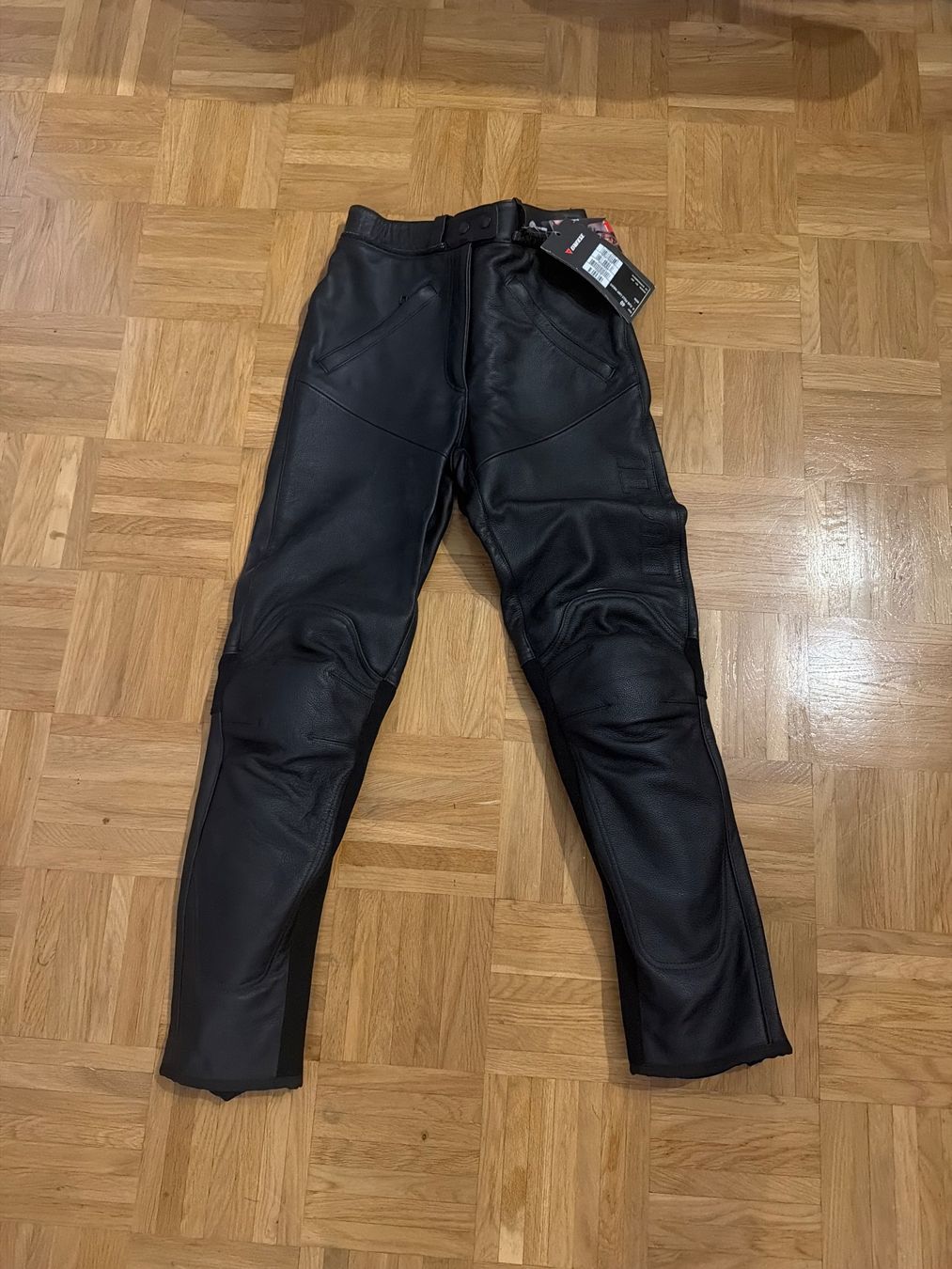 Hosen: PANTALON MOTO EN CUIR DUCATY – Neu (gemäss Beschreibung) aus Brügg BE von traindenuit 1
