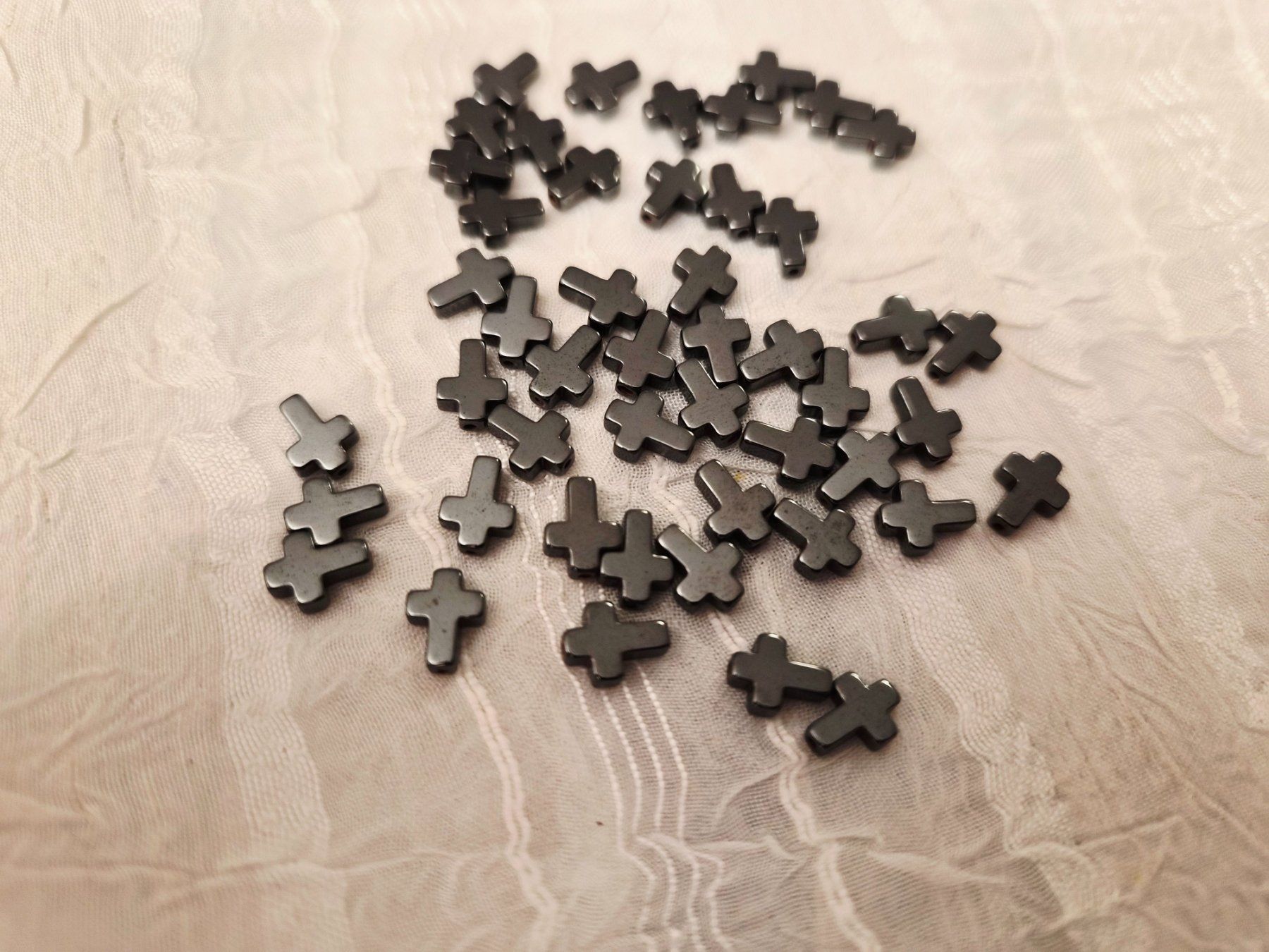 Perle (finte): 10 stk Hänatitperlen kreuz 6mm – Nuovo (secondo la descrizione) da Dietikon venduto da Eleda 1