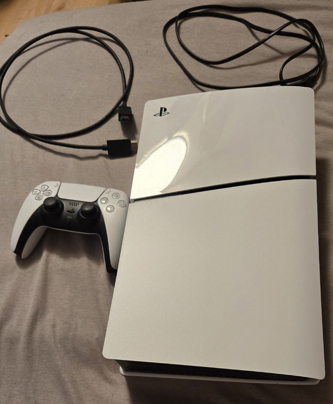 Sony Consoles: PS5 slim digital version 1 Tb – D'occasion à Pieterlen par lar_8857