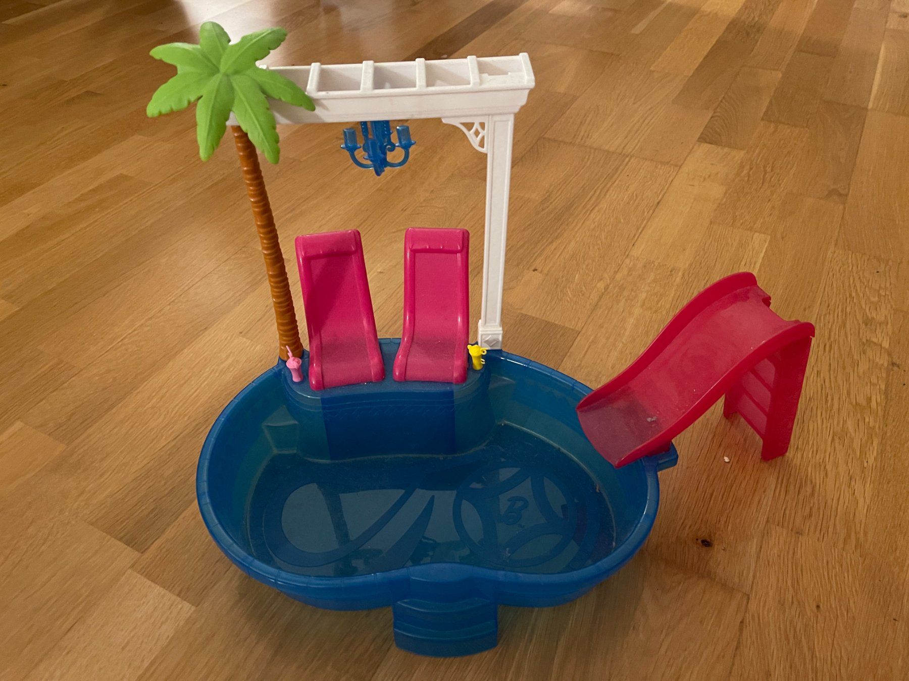 Spielzeuge: Barbie-Pool – Gebraucht aus Greifensee von guteangebote 1