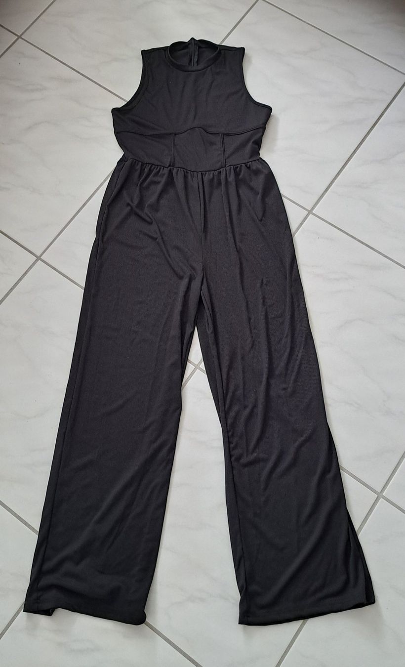 Jumpsuits: Einteiler schwarz ärmellos lange Hose Grösse M NEU – Neu (gemäss Beschreibung) aus künten von himelblau