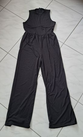 Einteiler schwarz ärmellos lange Hose Grösse M NEU