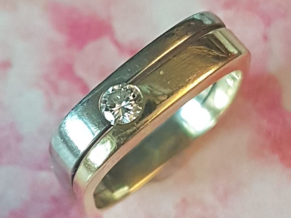 Anelli: Edler Brillantring aus 18 Karat Gold – Nuovo (secondo la descrizione) da Unterägeri venduto da Altgoldschmuck