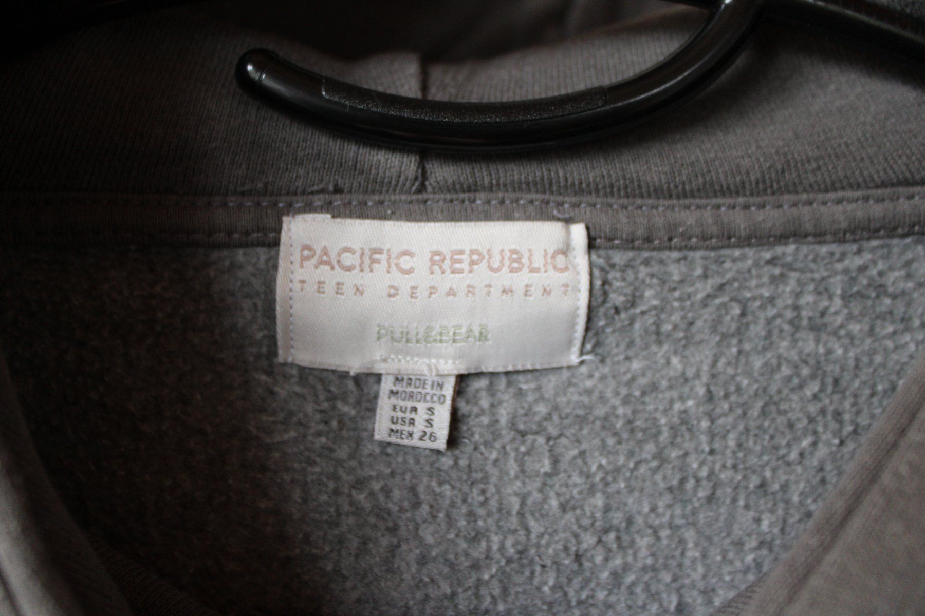 Pull&Bear Maglioni & Felpe: Kapuzenpullover Pull&Bear Daydream Life – Usato da Hombrechtikon venduto da lehnerrr 2