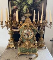 Prunk Pendule mit Kerzenleuchtern um 1880