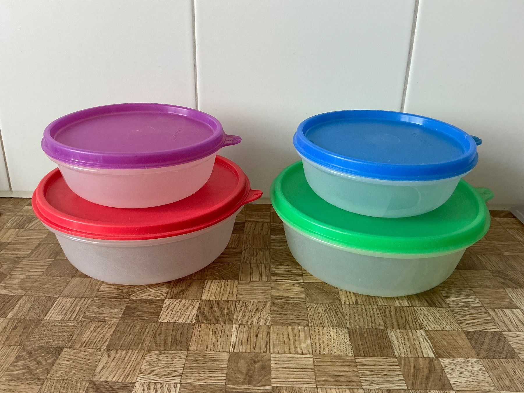 Tupperware Contenitori & Simili: Tupperware 4 guterhaltene Schüsseli – Usato da Birmensdorf ZH venduto da Hilhan