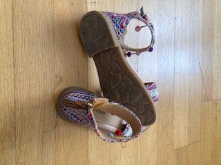 Scarpe per ragazze: Sandalette t.32 – Usato da Boudry venduto da Lamue01 2