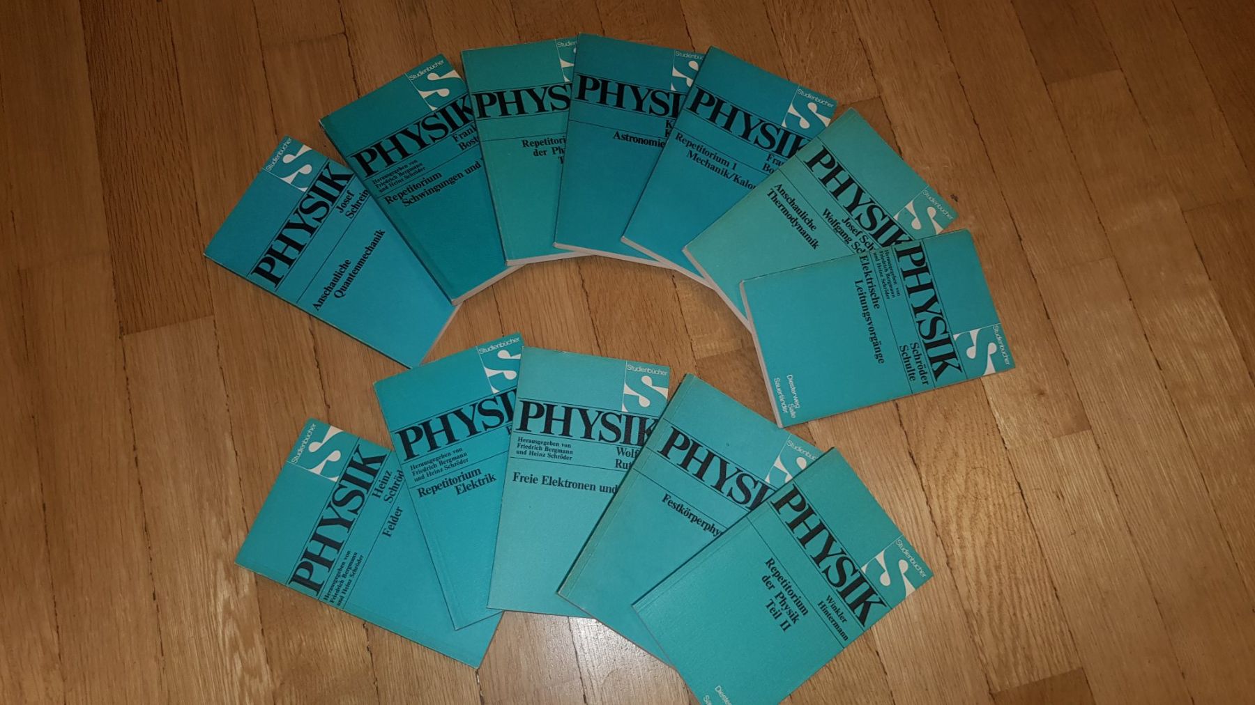 Bücher: 12 Physik Bücher – Gebraucht aus Frauenfeld von Tozz