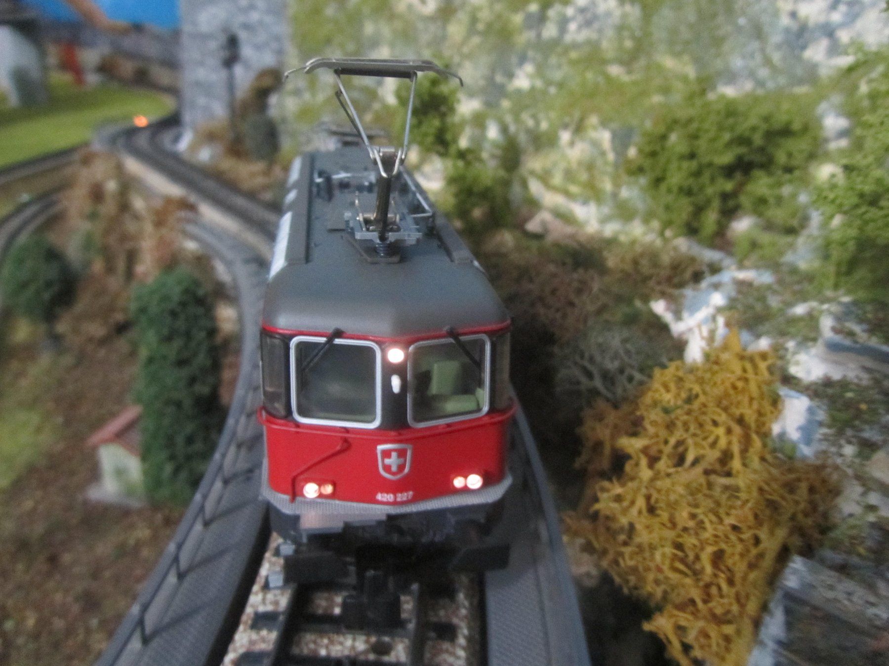 Märklin HO 37347 loc Re 420 Lion Zürcher S-Bahn SBB-CFF MFX (Neu ...