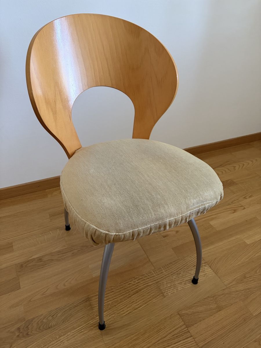 Chaises: Chair – D'occasion à Regensdorf par WetTowel42
