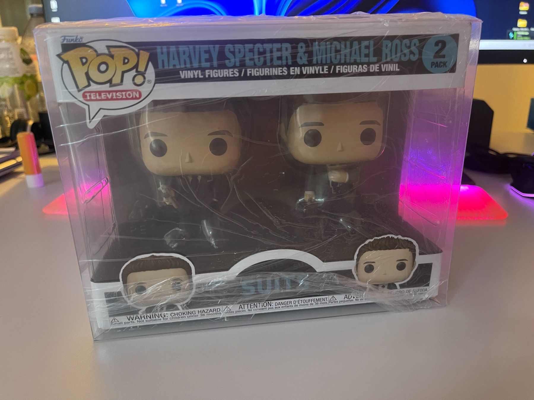 Statuette: Funko Pop - Suits – Nuovo e nell'imballaggio originale da Bern venduto da PeroT