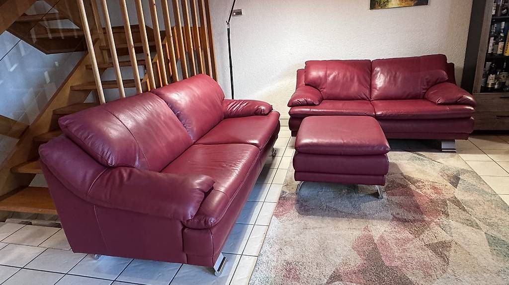 Divani: Canapés cuir bordeaux + pouf – Usato da Le Vaud venduto da Priya_J 1