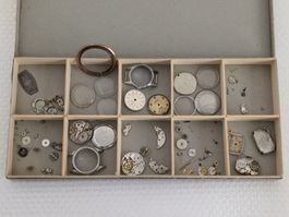 Verschiedene Bestandteile / Ersatzteile für Armbanduhren