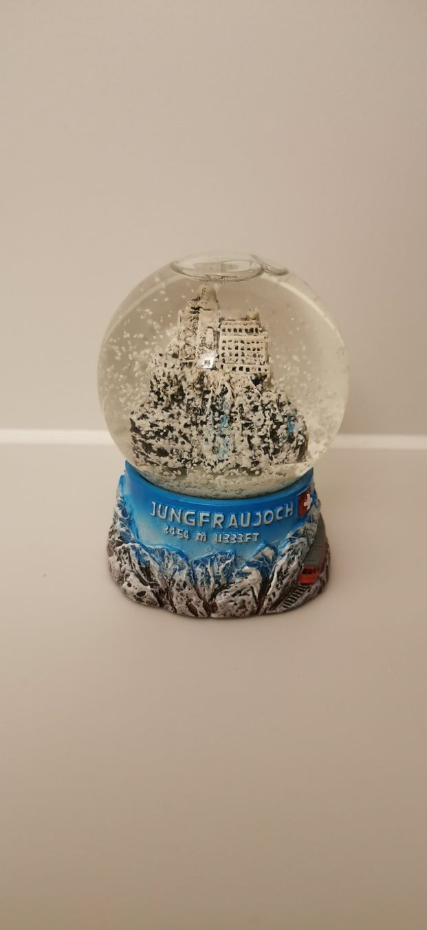 Tutte le decorazioni: Schneekugel Jungfraujoch – Usato da Oberhofen am Thunersee venduto da jo0ker9