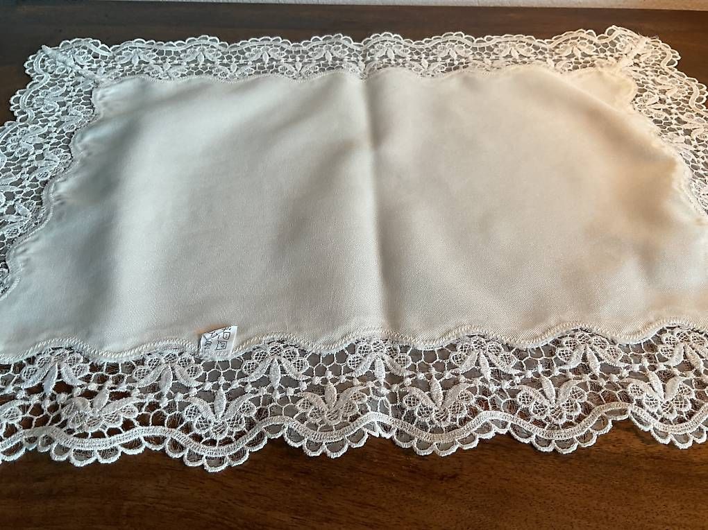 Piatti di portata: Centrini pizzo – Nuovo e nell'imballaggio originale da Gudo venduto da ele_7h2r 1