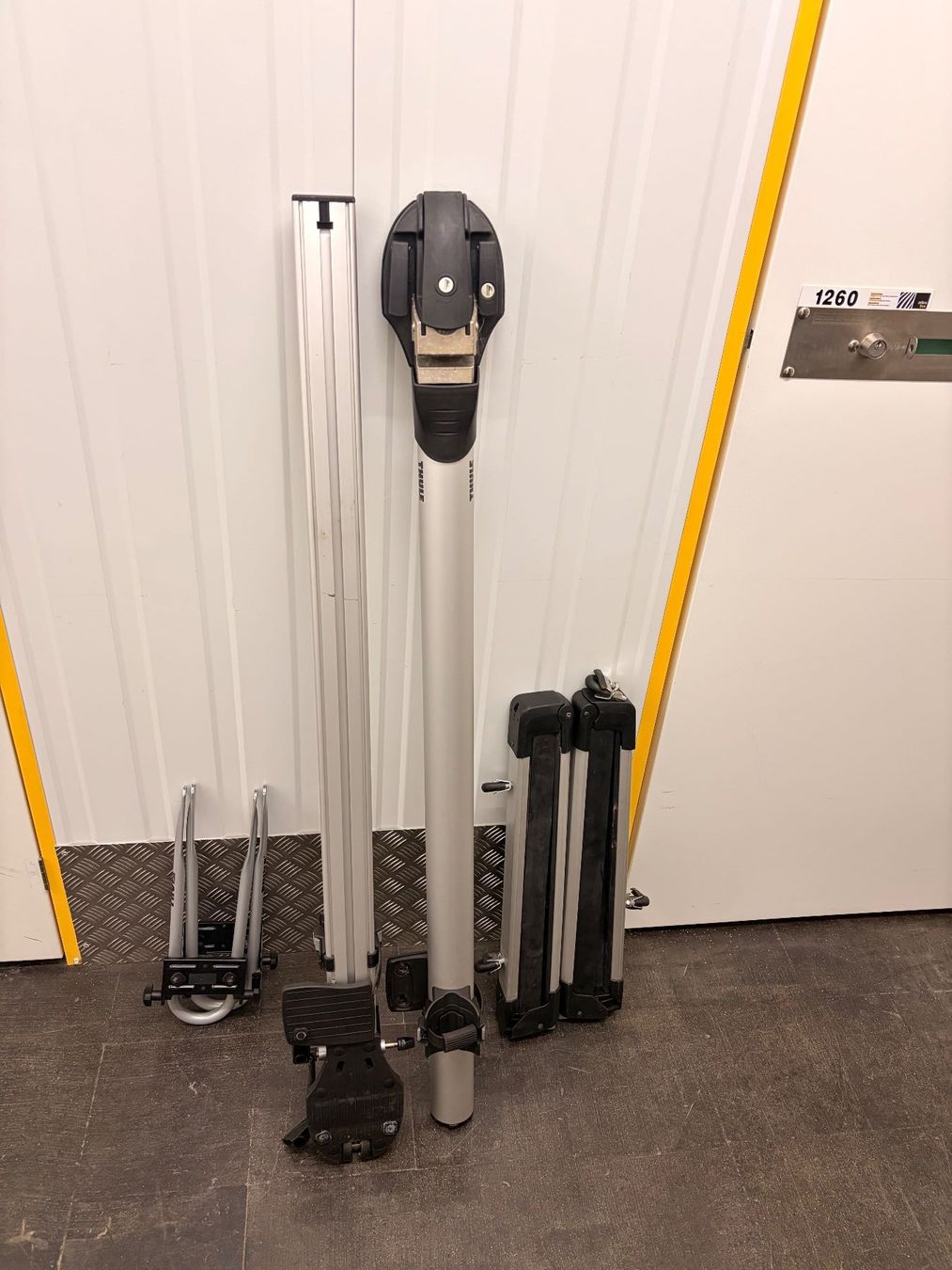 Thule Supporti per biciclette: Thule Bike Mount 565 x 2 + Ski rack + Wheel mounts – Usato da Binningen venduto da Edeag3