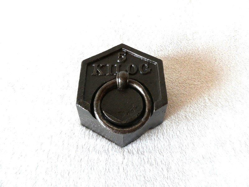 Tutti gli attrezzi: Alter 5 kg Gewichtsstein handgeschmiedet – Usato da Magden venduto da Renner22 1