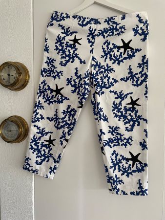 Schöne Dreiviertel Hose
