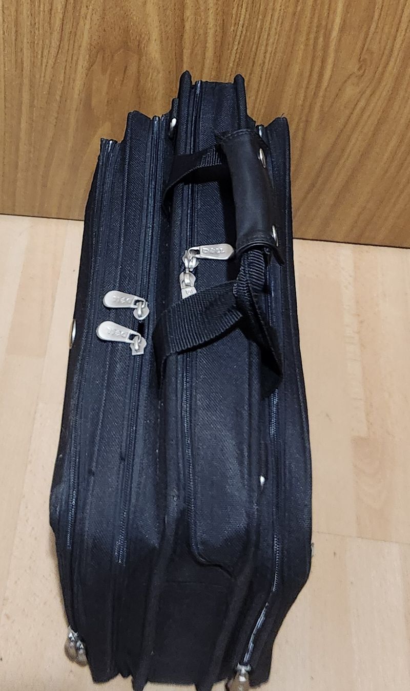 Dell Taschen: Mallette noire Dell pour ordinateur portable, plusieurs comp – Gebraucht aus Niedergösgen von Eva2410 8
