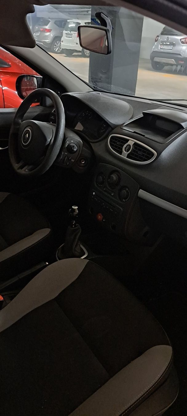 Renault Automobili: Clio mit Motoschaden – Difettoso da Adliswil venduto da enidan-12 4