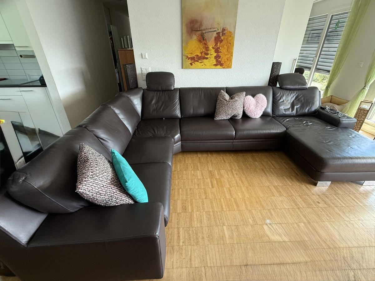 Sofas: Leder Sofa (ausklappbar) – Gebraucht aus Aarau von mad_sy5q 1