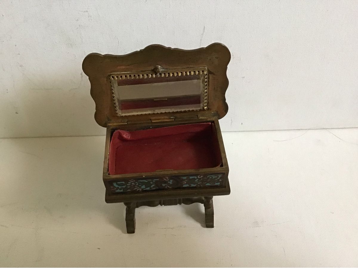 Giocattoli: Uraltes antikes Miniatur Nähtischchen Bronze mit Emaille – Usato da St. Gallen venduto da Goldlilly 3