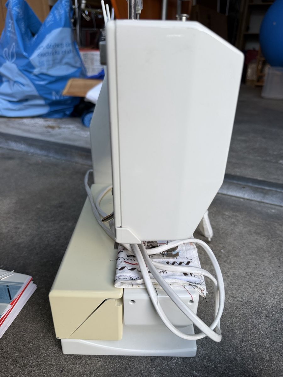 Bernina Macchine da cucire: Bernina 1030 Nähmaschine – Usato da Lyss venduto da nekoreh 5