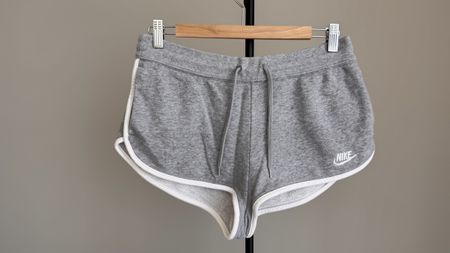 Nike Shorts grau Gr. S 