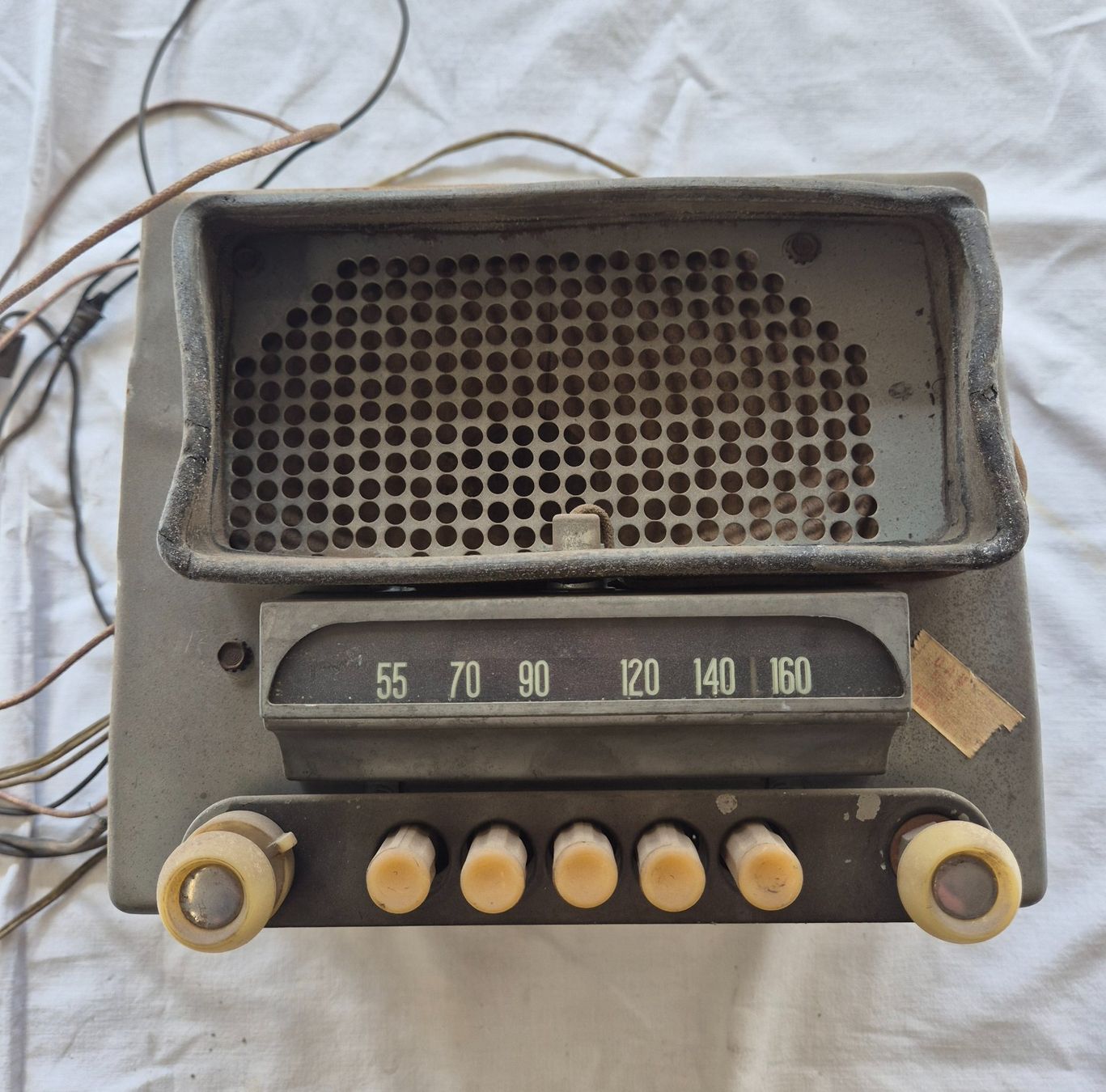 Radio: 2 Stück Retro, Oldtimer Autoradio mit Zubehör – Usato da Bremgarten AG venduto da Osella5 1